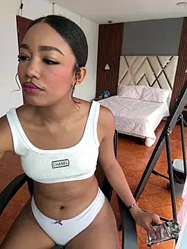 kali rousse online show from April 2, 12:45 pm