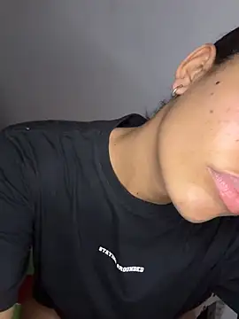 kali rousse online show from March 31, 6:10 pm