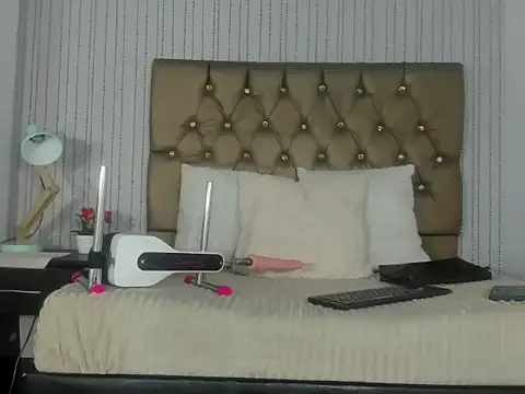 Snapshot of hanna_luciana chatting on May 23, 2:16 pm hanna luciana online show from May 23, 2:16 pm