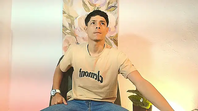 Eliassalvatore  online show from May 23, 1:21 pm
