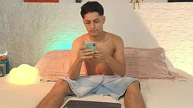 Eliassalvatore  online show from April 26, 4:59 pm