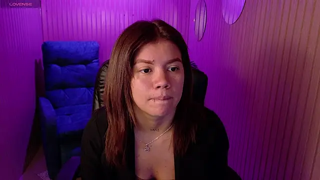 Snapshot of Alessia_Monroe_ chatting on April 24, 8:22 pm Alessia Monroe online show from April 24, 8:22 pm
