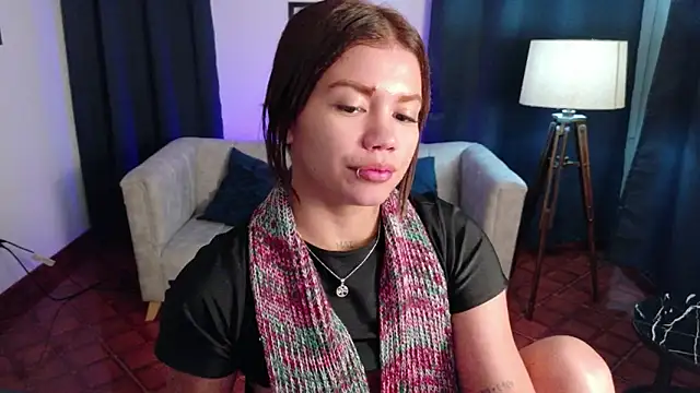 Snapshot of Alessia_Monroe_ chatting on April 21, 1:42 am Alessia Monroe online show from April 21, 1:42 am