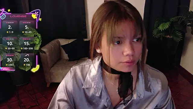 Snapshot of Alessia_Monroe_ chatting on March 2, 8:27 pm Alessia Monroe online show from March 2, 8:27 pm