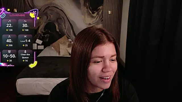 Snapshot of Alessia_Monroe_ chatting on April 23, 8:43 pm Alessia Monroe online show from April 23, 8:43 pm