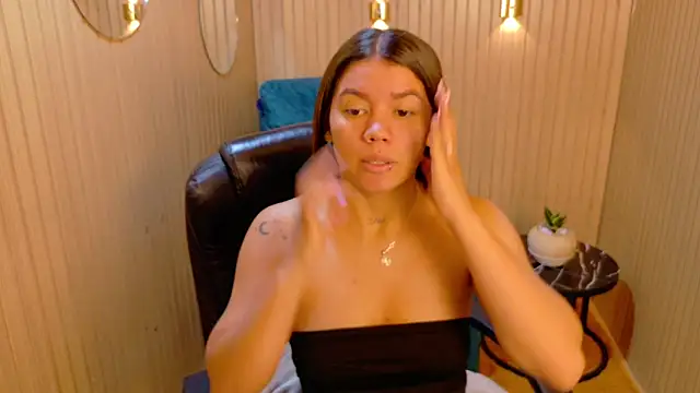 Alessia Monroe  online show from March 7, 8:25 pm