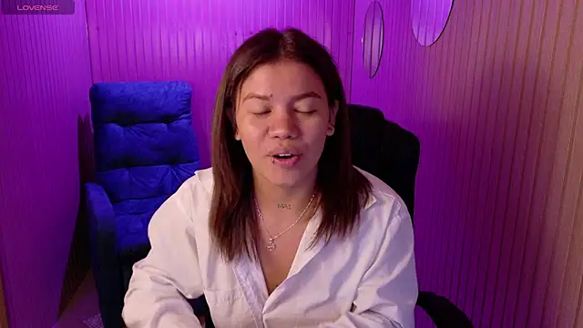 Snapshot of Alessia_Monroe_ chatting on April 27, 9:13 pm Alessia Monroe online show from April 27, 9:13 pm