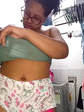 gigiblue89 online show from April 5, 3:08 pm