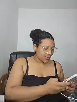 Snapshot of gigiblue89 chatting on August 4, 7:46 am gigiblue89 online show from August 4, 7:46 am
