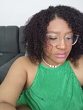 Snapshot of gigiblue89 chatting on August 2, 9:40 am gigiblue89 online show from August 2, 9:40 am