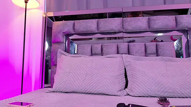 BritnyBlossom online show from March 7, 9:20 pm