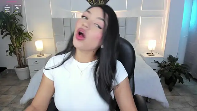 Snapshot of sara_stormy chatting on July 1, 10:59 am sara stormy online show from July 1, 10:59 am
