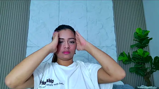 DulceQueen1 online show from March 2, 12:45 pm