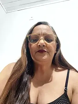 Snapshot of Noemipopi chatting on May 22, 11:25 pm Noemipopi online show from May 22, 11:25 pm