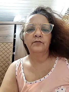 Snapshot of Noemipopi chatting on February 24, 1:12 pm Noemipopi online show from February 24, 1:12 pm