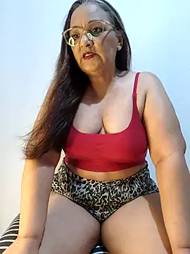 Noemipopi online show from April 16, 10:45 pm