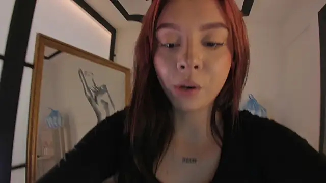 Snapshot of MelLove_ chatting on February 25, 12:11 am MelLove online show from February 25, 12:11 am