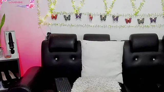aria-voss online show from March 31, 3:03 pm