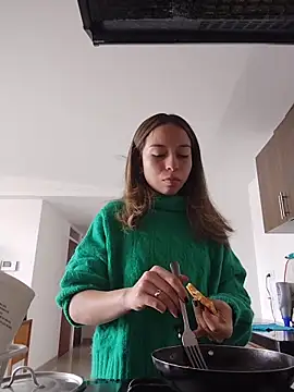 LuuluBerry online show from March 14, 3:51 pm