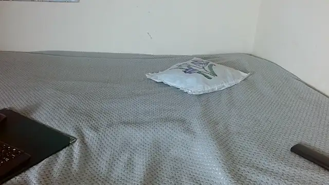  online show from April 4, 11:06 am