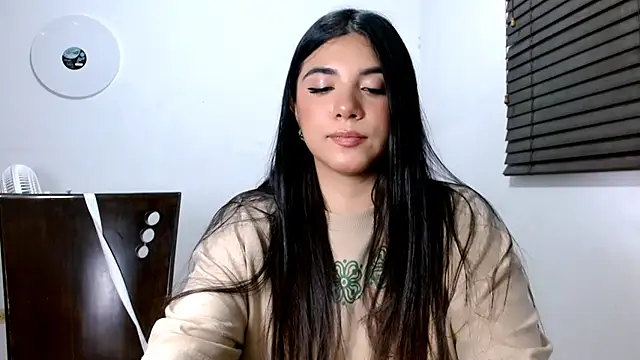 MiaDiamontLatin online show from March 14, 2:28 am