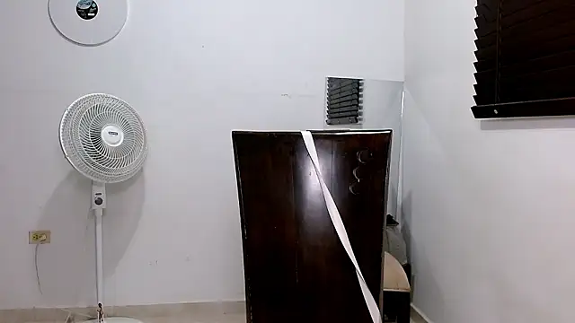 MiaDiamontLatin online show from March 13, 3:22 am