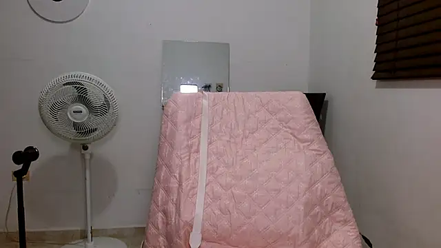 MiaDiamontLatin online show from March 19, 5:51 am