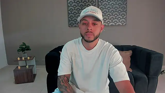 Snapshot of Daniel_kingx chatting on February 23, 11:44 am Daniel kingx online show from February 23, 11:44 am