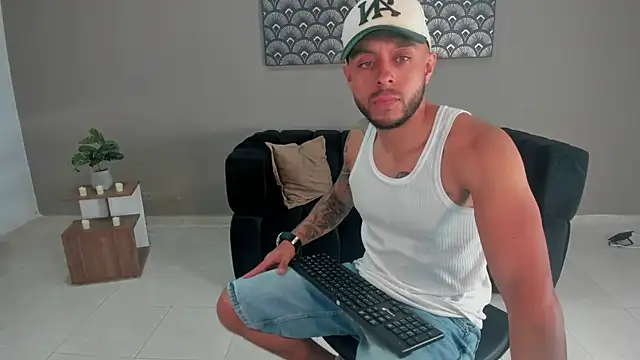 Snapshot of Daniel_kingx chatting on February 21, 12:18 pm Daniel kingx online show from February 21, 12:18 pm