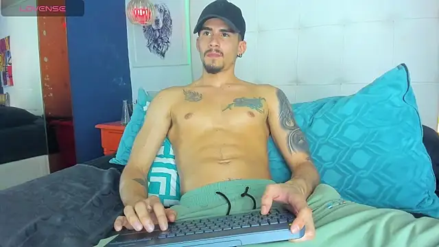 SharonTygaX online show from May 14, 4:37 pm