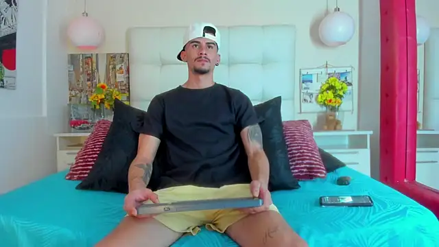 SharonTygaX online show from April 8, 11:17 pm