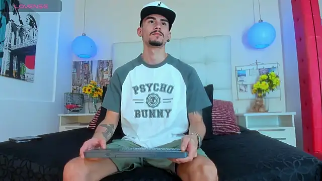 SharonTygaX online show from April 15, 4:07 am