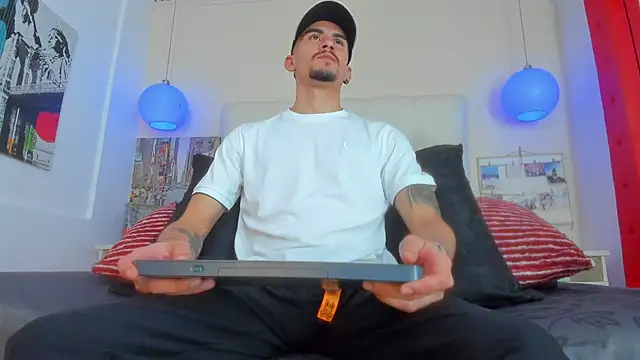 SharonTygaX online show from April 12, 4:27 am