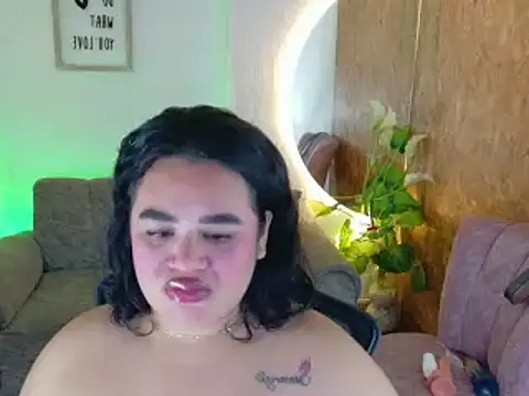  online show from March 25, 10:25 am