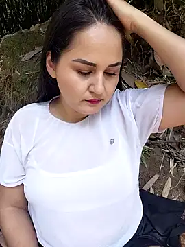 Snapshot of yissela92 chatting on February 20, 6:21 pm yissela92 online show from February 20, 6:21 pm