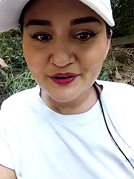 yissela92 online show from March 10, 4:00 pm