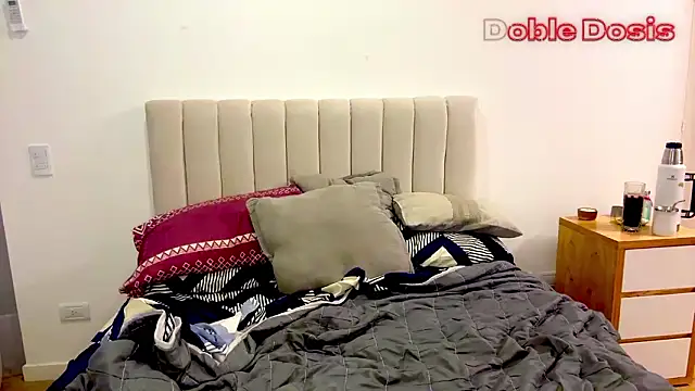 Snapshot of Doble_Dosis chatting on February 21, 1:29 am Doble Dosis online show from February 21, 1:29 am