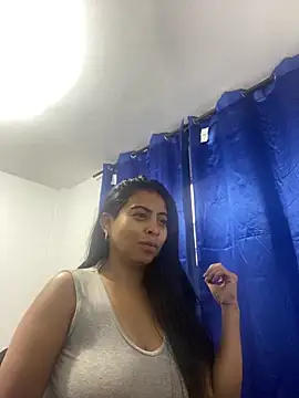 Snapshot of karla-hank chatting on February 23, 11:55 am karla-hank online show from February 23, 11:55 am