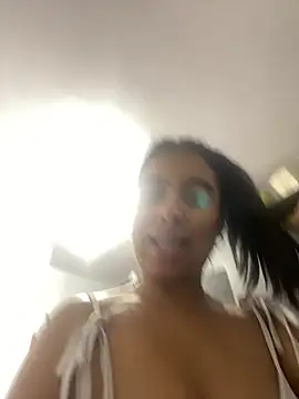 Snapshot of karla-hank chatting on February 19, 11:40 am karla-hank online show from February 19, 11:40 am