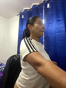 karla-hank online show from March 5, 12:57 pm