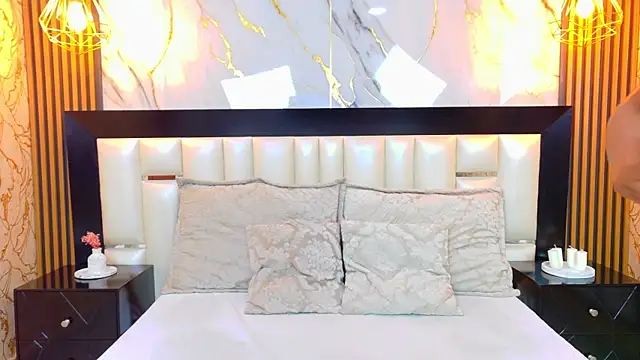 MiaDiamod online show from April 2, 12:12 pm