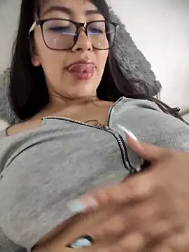 hon3ybloddy online show from February 24, 8:42 pm