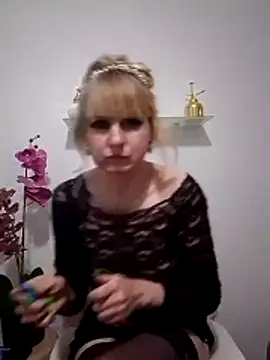 Snapshot of -Nefertiti- chatting on February 28, 10:31 pm -Nefertiti- online show from February 28, 10:31 pm