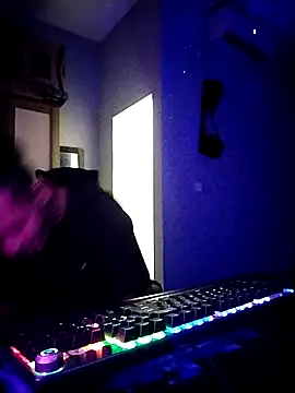 UcEng Lab online show from March 1, 6:30 pm