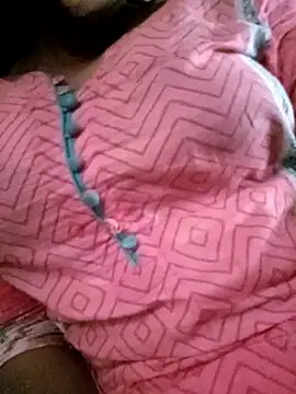 BreezySexyGirl69 online show from April 30, 7:37 am