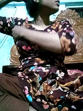 BreezySexyGirl69 online show from March 16, 3:48 pm