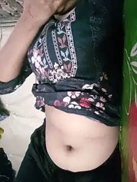 Snapshot of BreezySexyGirl69 chatting on June 4, 8:19 am BreezySexyGirl69 online show from June 4, 8:19 am