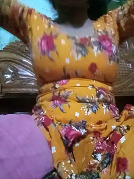 BreezySexyGirl69 online show from May 20, 1:41 pm