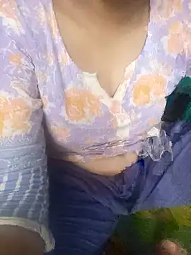 BreezySexyGirl69 online show from May 13, 7:15 am