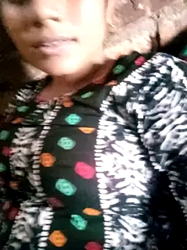 BreezySexyGirl69 online show from April 15, 7:25 am